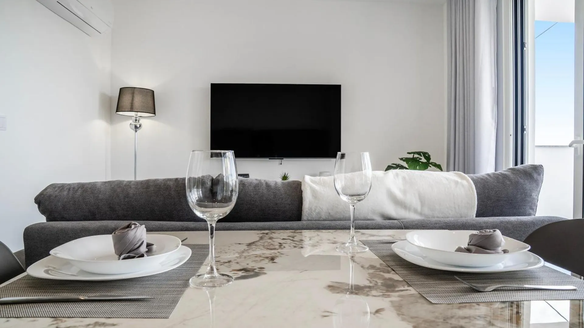 Brand New Apartment - Balcony With Sea View Florenças
